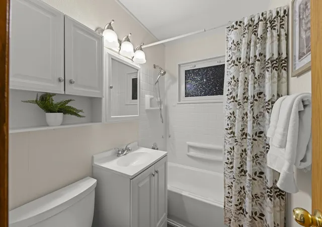 Photo 3 of Single family home for sale at 720 E Le Moyne Ave, Lombard, IL 60148 | MLS# 12733344 | Listing updated on 2026-09-07