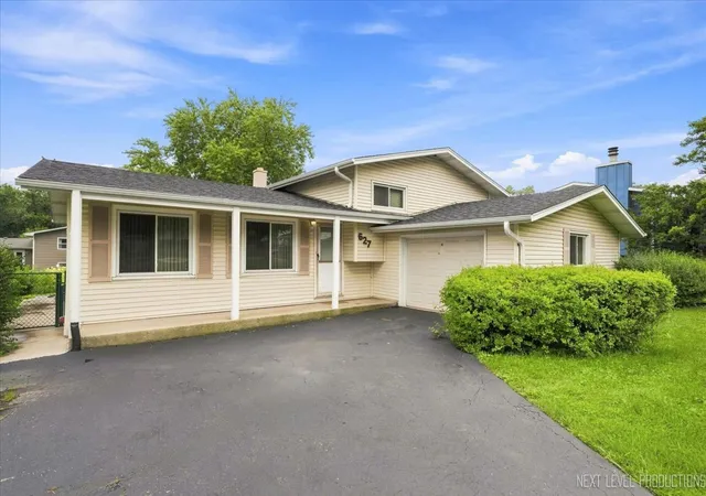 Photo 1 of Single family home for sale at 627 Maple Ave, Lisle, IL 60532 | MLS# 12733447 | Listing updated on 2026-09-17