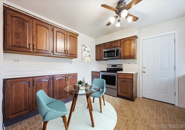 Photo 4 of Single family home for sale at 627 Maple Ave, Lisle, IL 60532 | MLS# 12733447 | Listing updated on 2026-09-13
