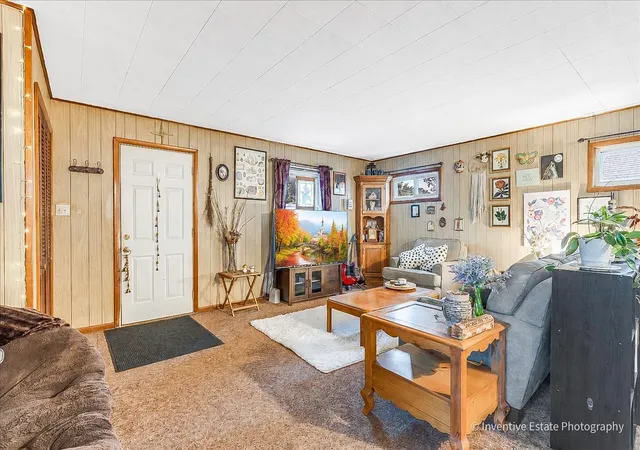 Photo 4 of Single family home for sale at 1051 Cottage Pl, Joliet, IL 60436 | MLS# 12733505 | Listing updated on 2026-09-22