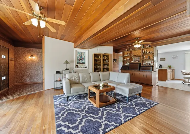 Photo 3 of Single family home for sale at 9817 Tulley Ave, Oak Lawn, IL 60453 | MLS# 12733553 | Listing updated on 2026-10-03