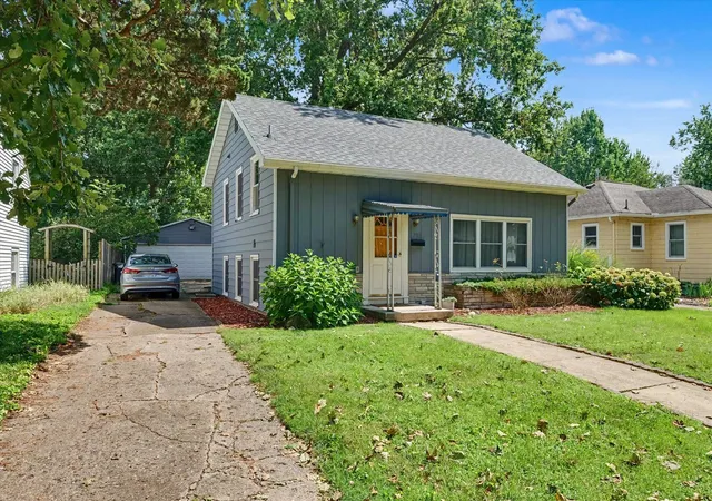 Single family home for sale at 710 S Urbana Ave, Urbana, IL 61801 | MLS# 12733651