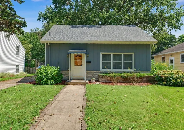 Photo 1 of Single family home for sale at 710 S Urbana Ave, Urbana, IL 61801 | MLS# 12733651 | Listing updated on 2026-09-19