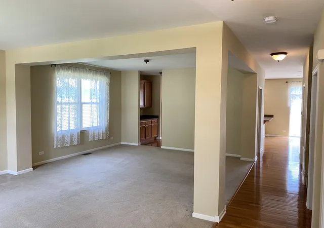 Photo 4 of Single family home for sale at 4604 Mclaren Dr, Oswego, IL 60543 | MLS# 12733683 | Listing updated on 2026-10-01