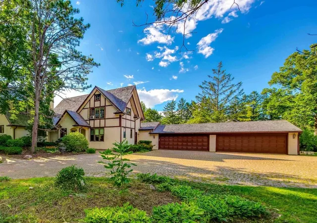 Photo 3 of Mansion for sale at 1380 Valley Rd, Bannockburn, IL 60015 | MLS# 12733694 | Listing updated on 2026-09-16