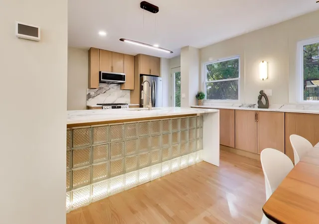 Photo 4 of Townhouse for sale at 406 South Blvd #C, Evanston, IL 60202 | MLS# 12733695 | Listing updated on 2026-10-06