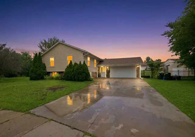 Photo 1 of Single family home for sale at 1204 Lincoln Ct, Streamwood, IL 60107 | MLS# 12733759 | Listing updated on 2026-09-17