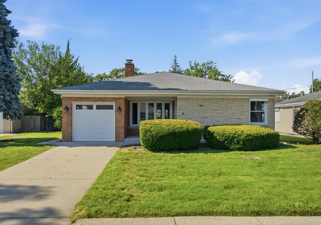 Photo 2 of Single family home for sale at 5022 Fargo Ave, Skokie, IL 60077 | MLS# 12733769 | Listing updated on 2026-09-15