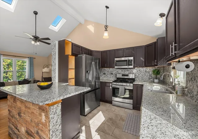 Photo 3 of Single family home for sale at 1114 Edgerton Dr, Joliet, IL 60435 | MLS# 12733808 | Listing updated on 2026-10-09
