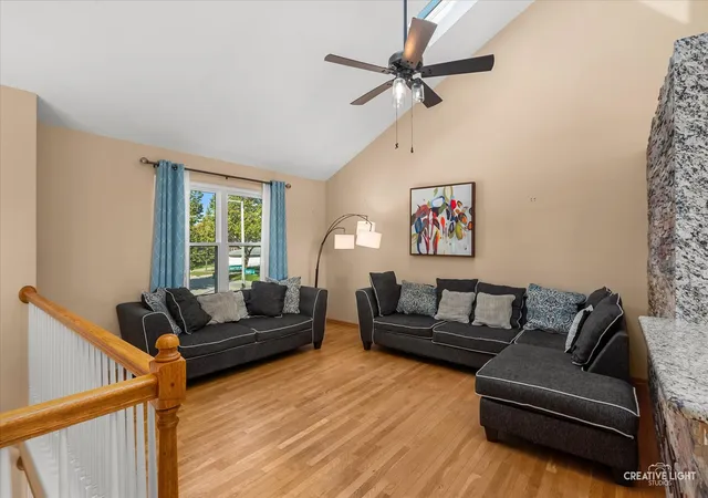 Photo 4 of Single family home for sale at 1114 Edgerton Dr, Joliet, IL 60435 | MLS# 12733808 | Listing updated on 2026-10-09