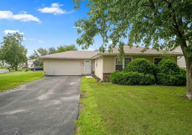 Photo 1 of Single family home for sale at 17550 Winston Ct, Country Club Hills, IL 60478 | MLS# 12733880 | Listing updated on 2026-09-16