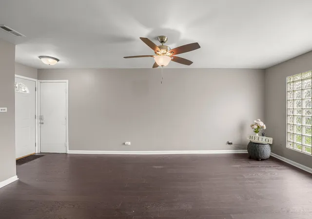 Photo 3 of Single family home for sale at 17550 Winston Ct, Country Club Hills, IL 60478 | MLS# 12733880 | Listing updated on 2026-09-16