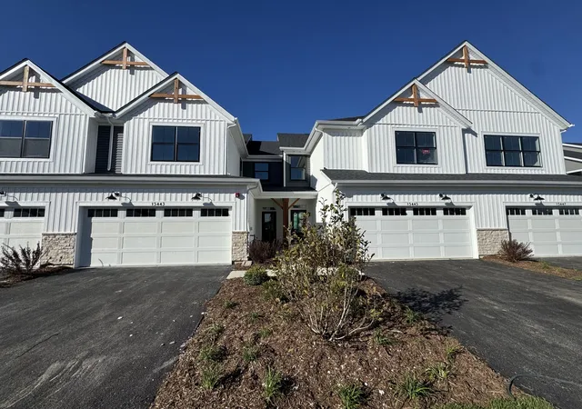 Townhouse for sale at 15445 W Amelia Cir, Lockport, IL 60441 | MLS# 12733919
