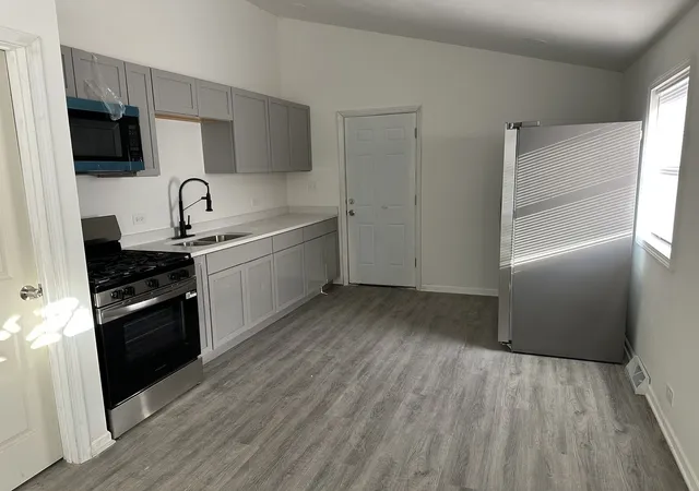 Photo 3 of Single family home for sale at 16612 Oxford Dr, Markham, IL 60428 | MLS# 12733927 | Listing updated on 2026-10-28