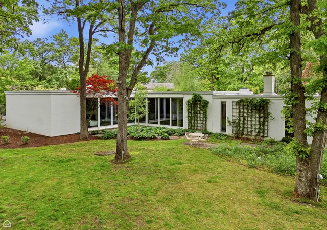 Photo 1 of Mansion for sale at 1540 Grant Rd, Northbrook, IL 60062 | MLS# 12733956 | Listing updated on 2026-09-14