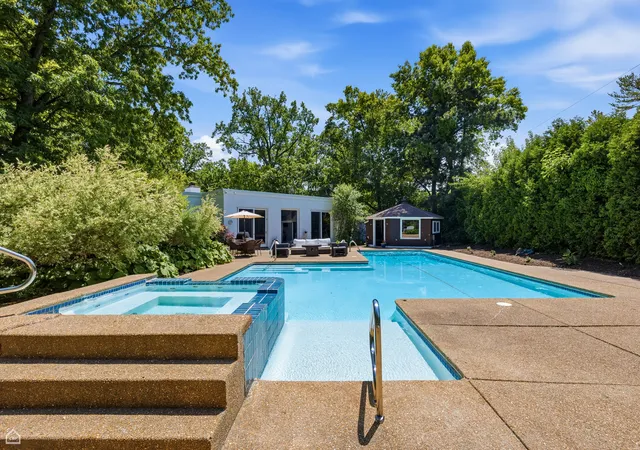 Photo 3 of Single family home for sale at 1540 Grant Rd, Northbrook, IL 60062 | MLS# 12733956 | Listing updated on 2026-09-14