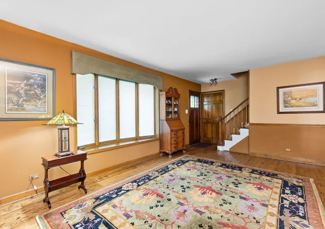 Photo 4 of Single family home for sale at 1937 Nottingham Ln, Wheaton, IL 60189 | MLS# 12733975 | Listing updated on 2026-09-27