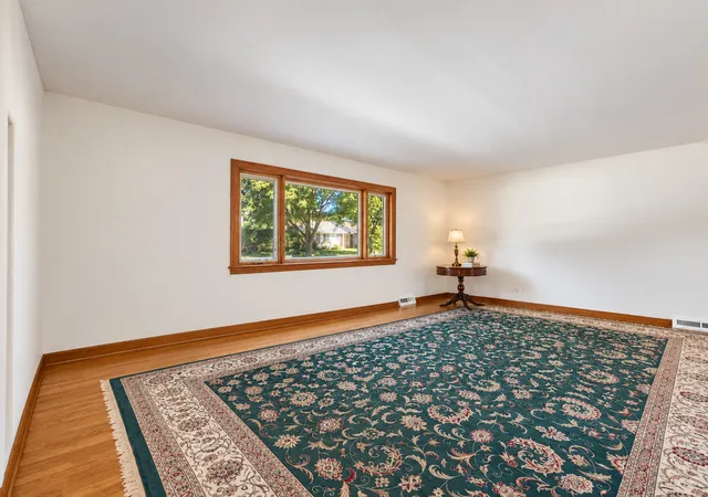 Photo 2 of Single family home for sale at 1323 W Sigwalt St, Arlington Heights, IL 60005 | MLS# 12734020 | Listing updated on 2026-10-06