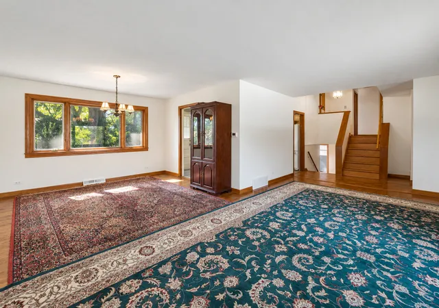 Photo 3 of Single family home for sale at 1323 W Sigwalt St, Arlington Heights, IL 60005 | MLS# 12734020 | Listing updated on 2026-10-06