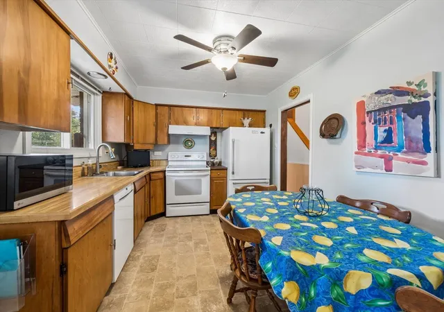 Photo 4 of Single family home for sale at 1323 W Sigwalt St, Arlington Heights, IL 60005 | MLS# 12734020 | Listing updated on 2026-10-06