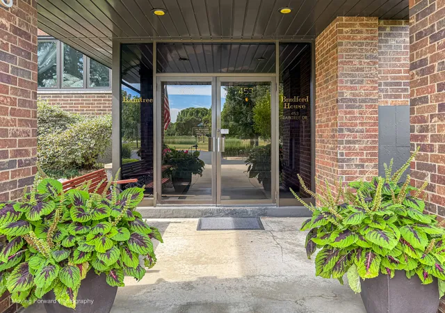 Photo 2 of Condo for sale at 453 Raintree Dr #5K, Glen Ellyn, IL 60137 | MLS# 12734084 | Listing updated on 2026-09-16
