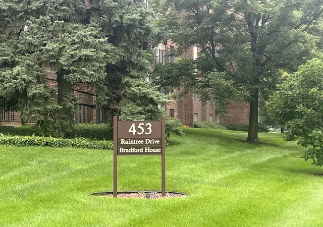 Photo 3 of Condo for sale at 453 Raintree Dr #5K, Glen Ellyn, IL 60137 | MLS# 12734084 | Listing updated on 2026-09-16