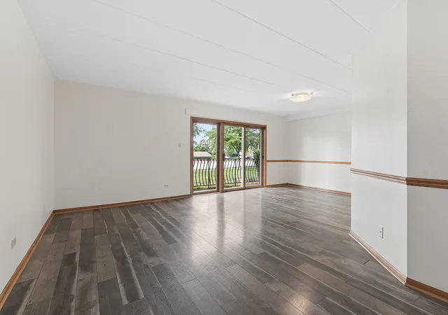 Listing Photo 5 - Condo for sale in building located at 9960 W 153Rd St, Orland Park, IL 60462 - Unit #1W