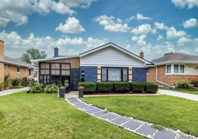 Single family home for sale at 1233 Woodside Rd, La Grange Park, IL 60526 | MLS# 12734123 | Listing updated on 2026-09-15