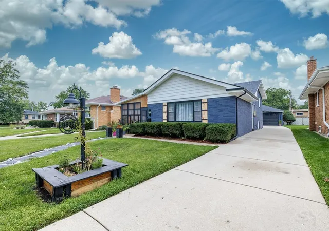 Photo 31 of Single family home for sale at 1233 Woodside Rd, La Grange Park, IL 60526 | MLS# 12734123 | Listing updated on 2026-09-15