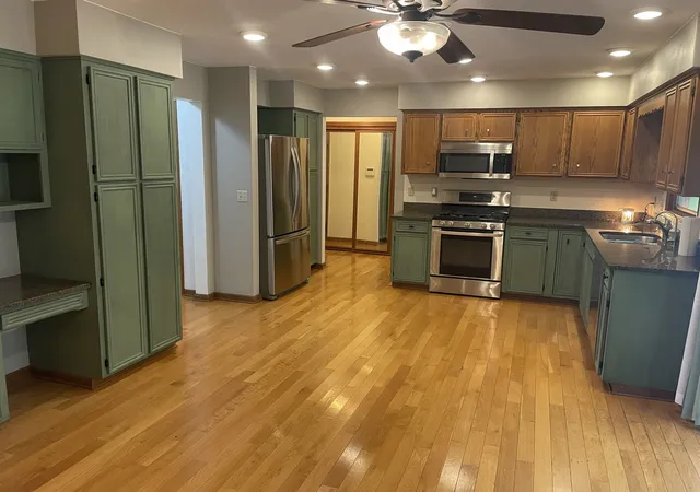Photo 3 of Single family home for sale at 2137 Saint James Ave, Belvidere, IL 61008 | MLS# 12734154 | Listing updated on 2026-09-12