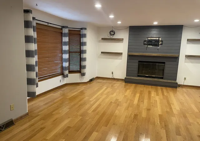 Photo 4 of Single family home for sale at 2137 Saint James Ave, Belvidere, IL 61008 | MLS# 12734154 | Listing updated on 2026-09-12