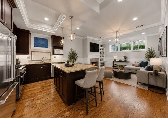 Listing Photo 5 - Condo for sale in building located at 3763 N Wilton Ave, Chicago, IL 60613 - Unit #GS