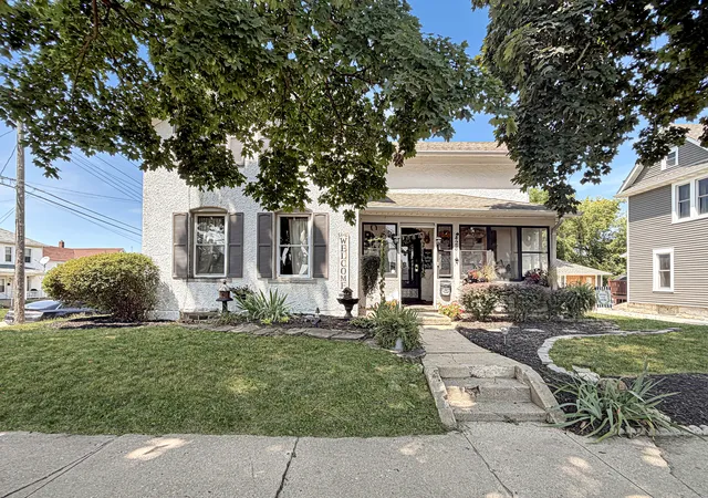 Photo 2 of Sale Pending at 428 W Chestnut St, Freeport, IL 61032 | MLS# 12734204 | Listing updated on 2026-09-20