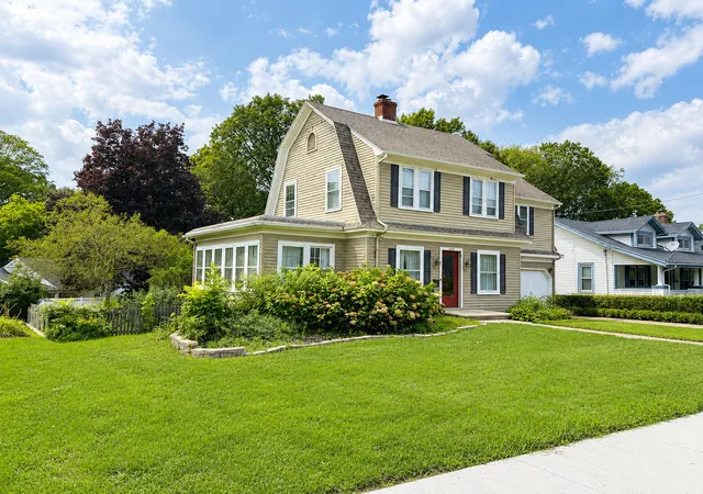 Photo 1 of Single family home for sale at 422 S Park Blvd, Freeport, IL 61032 | MLS# 12734214 | Listing updated on 2026-09-12