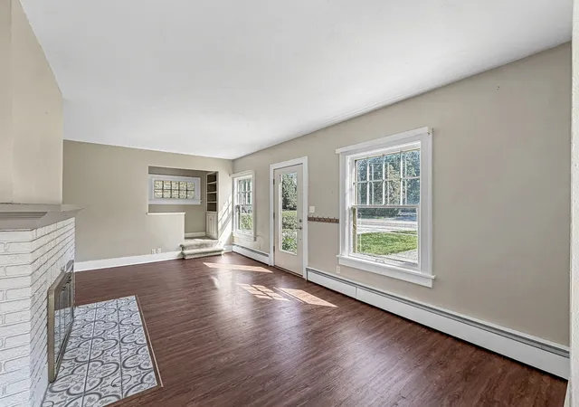 Photo 4 of Single family home for sale at 422 S Park Blvd, Freeport, IL 61032 | MLS# 12734214 | Listing updated on 2026-09-12