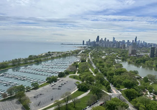3rd image of 2800 N Lake Shore Dr, Chicago, IL 60657