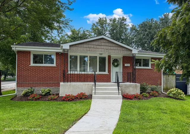 Single family home for sale at 7101 W 114th Place, Worth, IL 60482 | MLS# 12734380