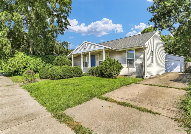 Photo 3 of Sale Pending at 1306 W Hill St, Urbana, IL 61801 | MLS# 12734392 | Listing updated on 2026-09-23