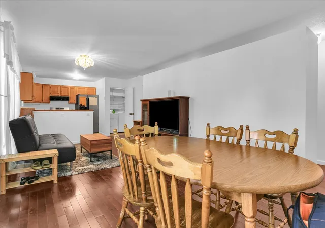 Photo 4 of Sale Pending at 1306 W Hill St, Urbana, IL 61801 | MLS# 12734392 | Listing updated on 2026-09-23