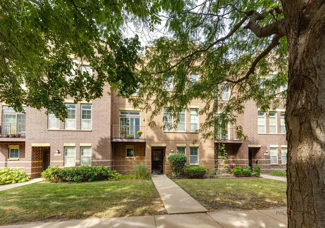 Photo 1 of Townhouse for sale at 3544 S Federal St, Chicago, IL 60609 | MLS# 12734398 | Listing updated on 2026-09-22