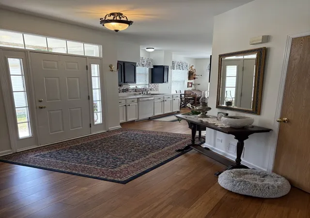 Photo 3 of Single family home for sale at 5 E Hague Dr, Antioch, IL 60002 | MLS# 12734406 | Listing updated on 2026-08-16