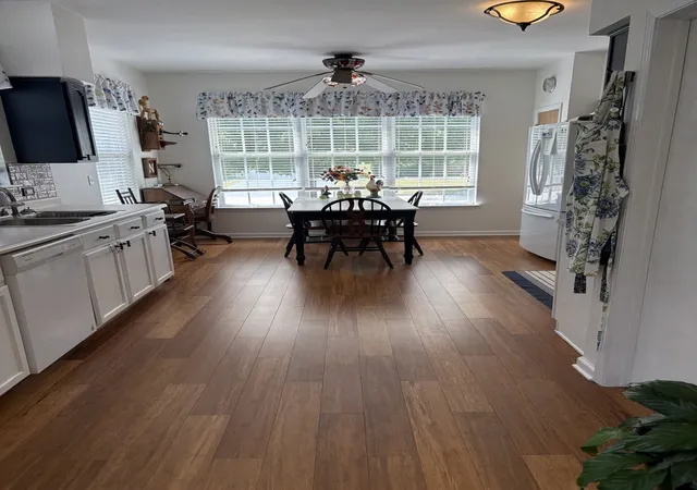 Photo 3 of Single family home for sale at 5 E Hague Dr, Antioch, IL 60002 | MLS# 12734406 | Listing updated on 2026-08-16