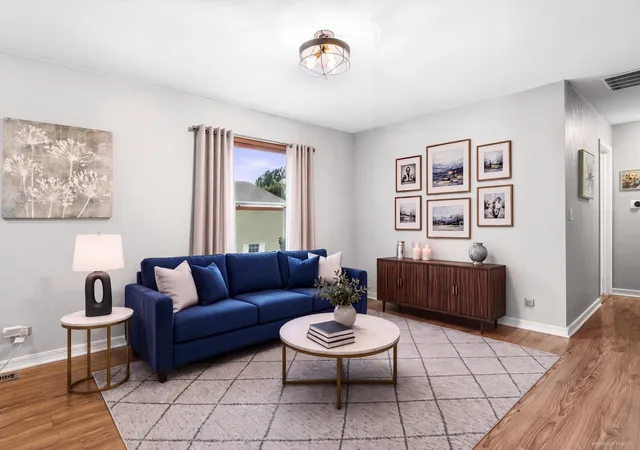 Listing Photo 4 - Condo for sale in building located at 1105 Mount Vernon Ct, Wheaton, IL 60189 - Unit #A