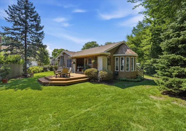 Photo 4 of Single family home for sale at 206 Londonderry Ct, Mundelein, IL 60060 | MLS# 12734436 | Listing updated on 2026-09-14