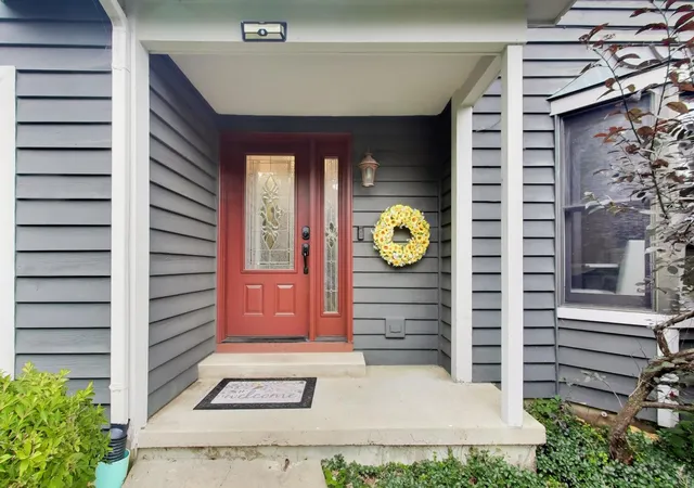Photo 2 of Single family home for sale at 117 Stone Marsh Ln, North Barrington, IL 60010 | MLS# 12734457 | Listing updated on 2026-09-14