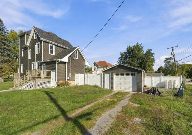 Photo 4 of Single family home for sale at 115 N Main St, Crescent City, IL 60928 | MLS# 12734494 | Listing updated on 2026-10-09