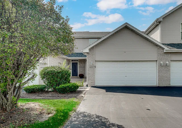 Photo 1 of Townhouse for sale at 16612 Knottingwood Ave, Oak Forest, IL 60452 | MLS# 12734522 | Listing updated on 2026-09-16
