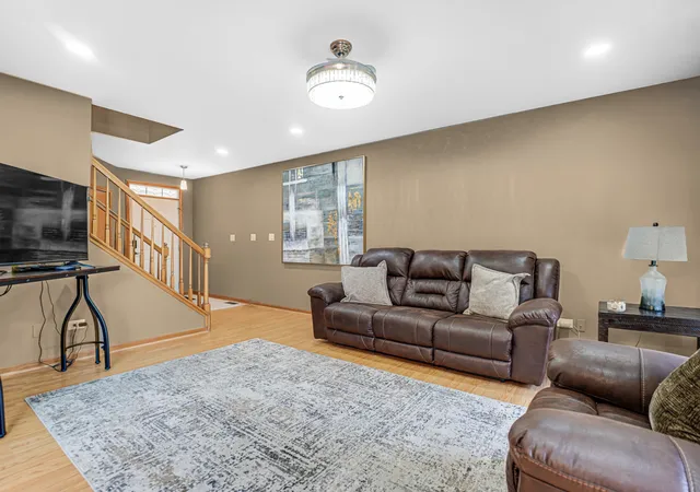 Photo 3 of Townhouse for sale at 16612 Knottingwood Ave, Oak Forest, IL 60452 | MLS# 12734522 | Listing updated on 2026-09-16