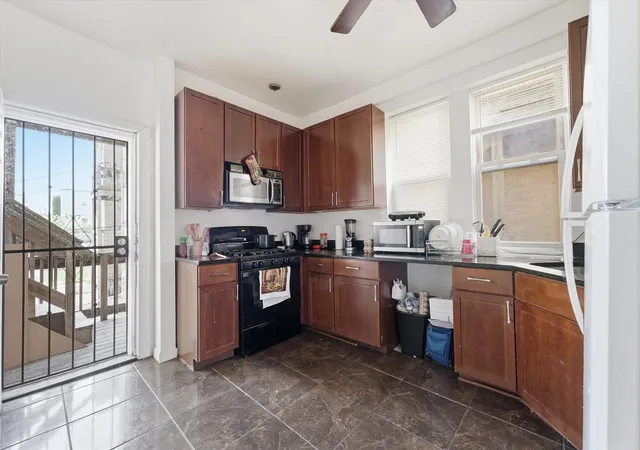 Listing Photo 4 - Condo for sale in building located at 2509 E 76Th St, Chicago, IL 60649 - Unit #1