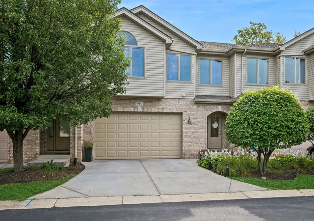 Photo 1 of Sale Pending at 695 E Nerge Rd, Roselle, IL 60172 | MLS# 12734578 | Listing updated on 2026-10-06